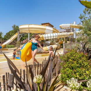 Camping Serignan Plage Herault Baignades Toboggans Famille Bouee