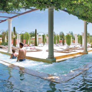 Camping Serignan Plage Herault Balneo Chemin Massant Couple