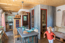 Campingplatz Serignan Plage Herault Cabane Canardiere Premium 3 Zimmer Wohnbereich Kind