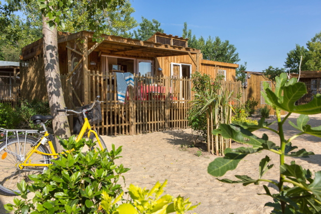 Camping Serignan Plage Herault Cabane Canardiere Premium 3 Slaapkamers Buiten
