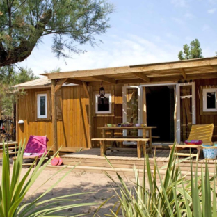 Serignan Plage campsite Herault Cabane Jardin Premium cabin 2 bedrooms Outdoors