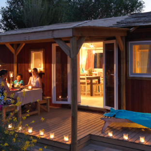 Camping Serignan Plage Herault Cabane Pecheur Premium 3 slaapkamers Buiten Nacht
