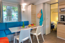 Camping Serignan Plage Herault Cottage Occitanie 3 Bloemen 3 slaapkamers  Woonkamer Keuken