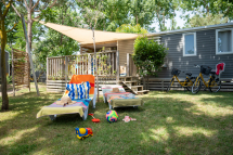 Serignan Plage campsite Herault Cottage Patio 4 Flowers 3 bedrooms Outside