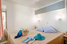 Serignan Plage campsite Herault Cottage Patio 4 Flowers 3 bedrooms Master bedroom