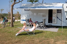 Camping Serignan Plage Herault Emplacement Phare Ouest 2 Fleurs Camping car