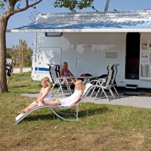 Camping Serignan Plage Herault Emplacement Phare Ouest 2 Fleurs Camping car