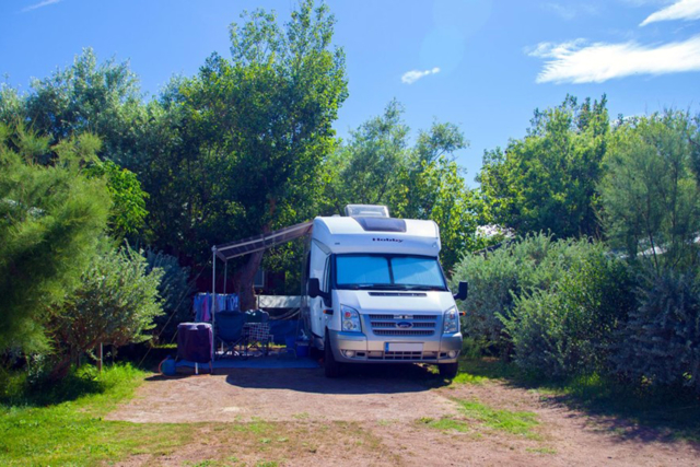 Camping Serignan Plage Herault Staanplaats Plage 3 Bloemen Camper