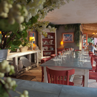 Camping Serignan Plage Herault Le Patio Interieur Restaurant