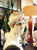 Campingplatz Serignan Plage Herault Gastronomie La Villa Salon Dekoration Statue