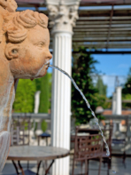 Campingplatz Serignan Plage Herault Gastronomie La Villa Dekoration Terrasse Springbrunnen