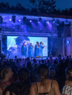 Campingplatz Serignan Plage Herault Jugendliche Show Gospel