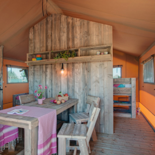 Camping Serignan Plage Herault Tente Lodge Seoune 2 Fleurs Séjour Cuisine